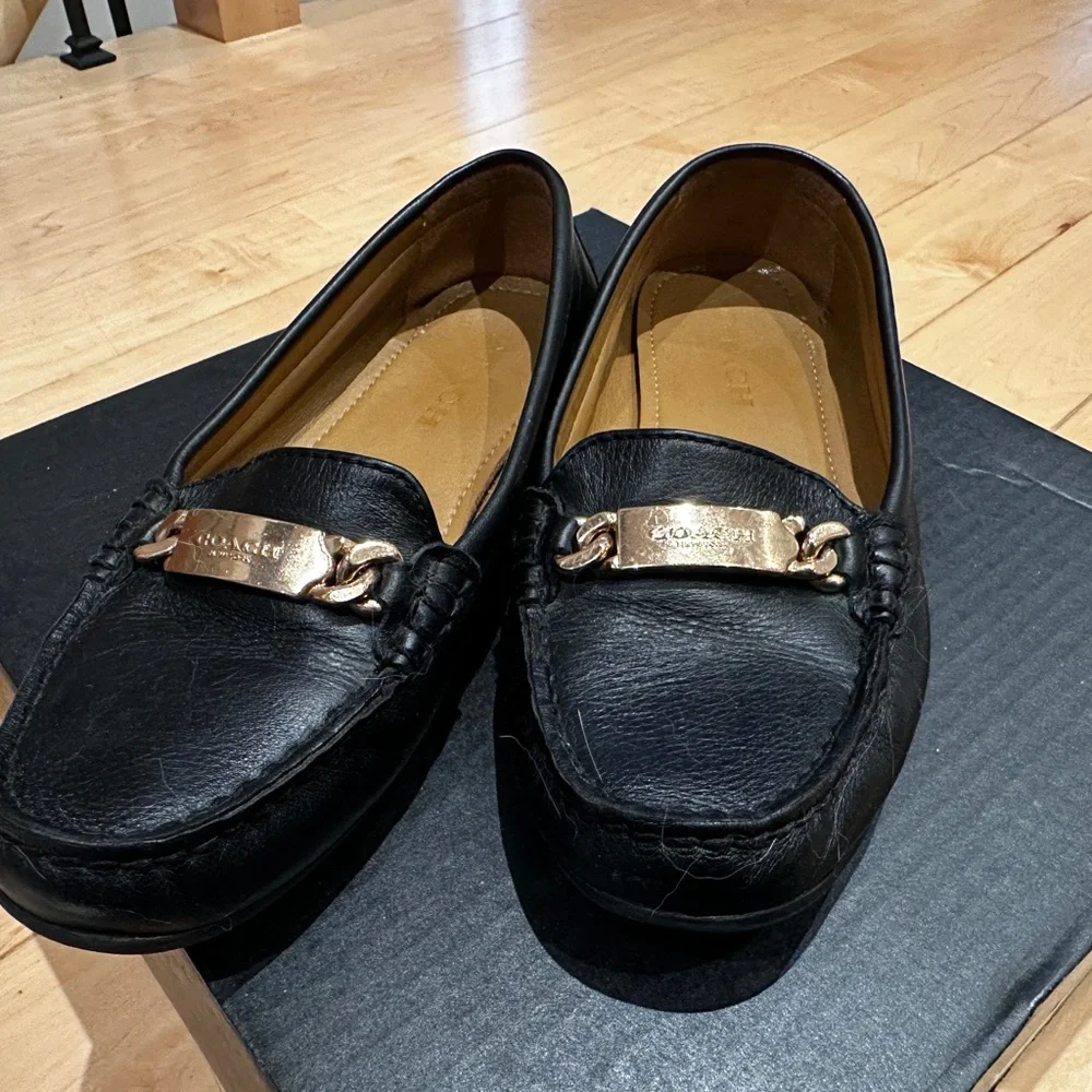 Coach Black Leather Loafers Driver with Gold Chain Womens US size 7.5 - Picture 1 of 6